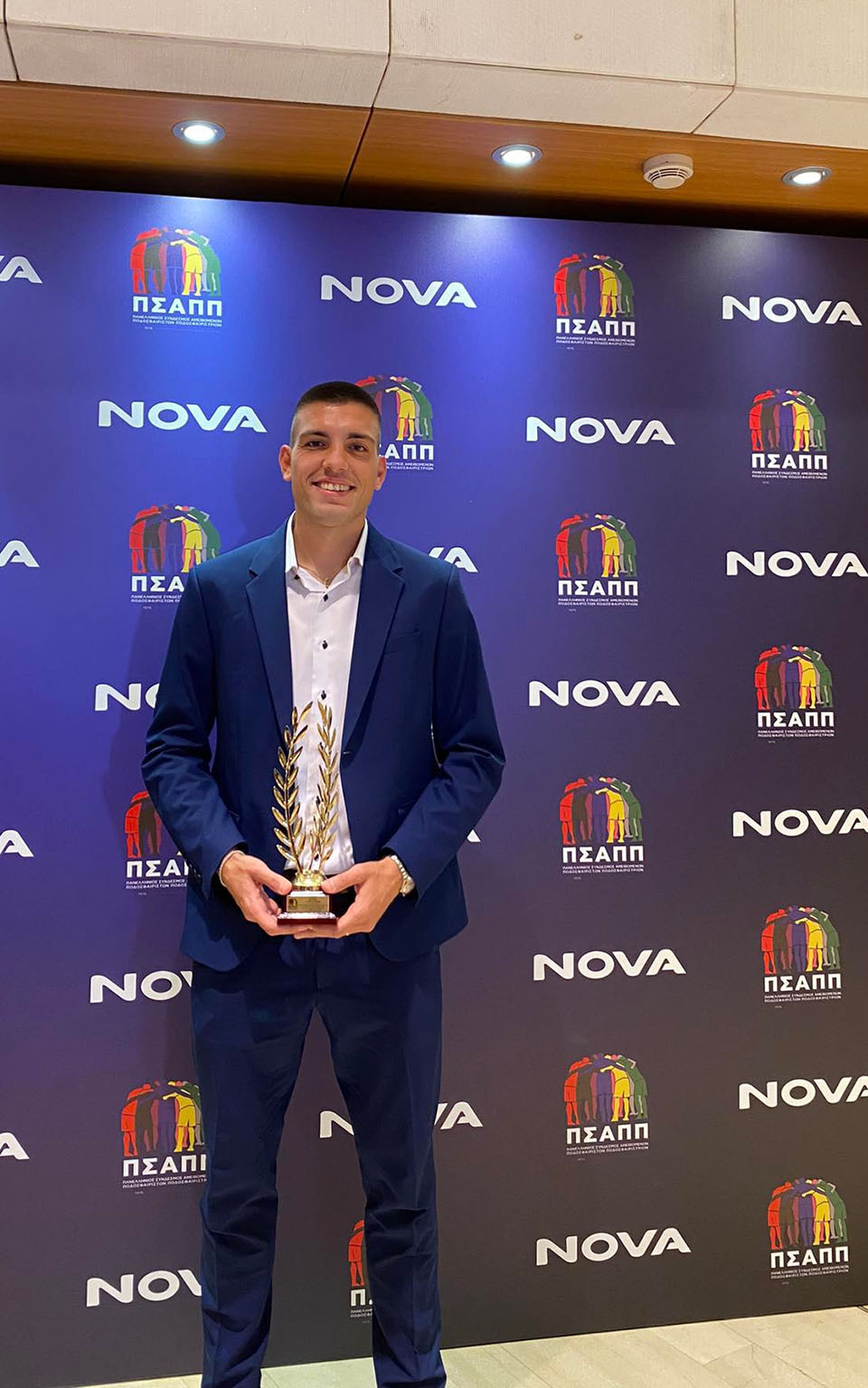 Πρεσάρει φορ και… πτυχία -3