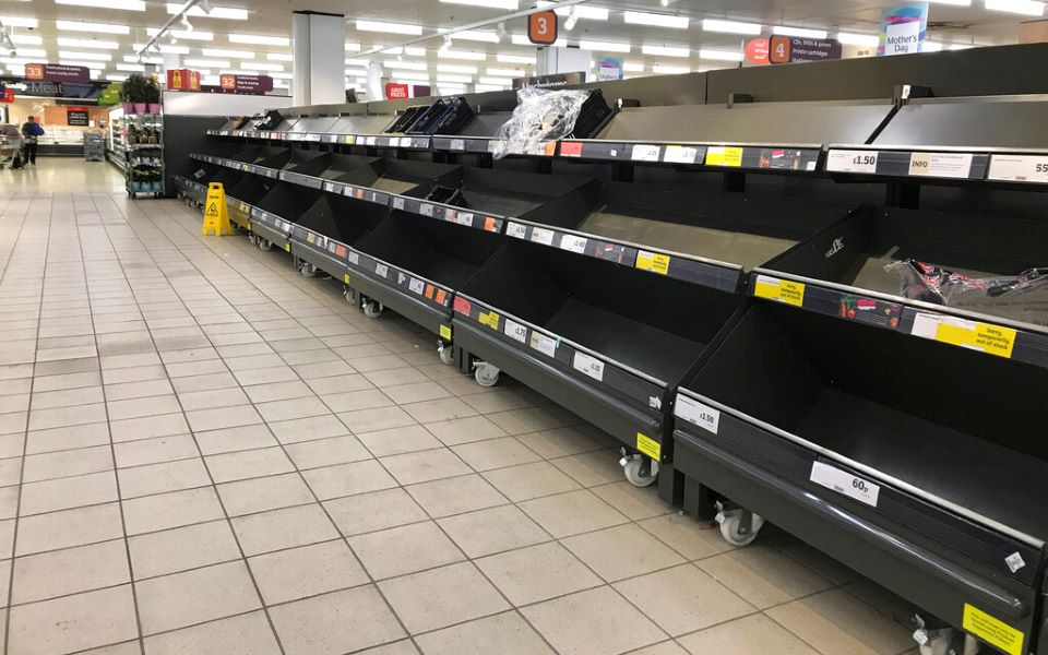βρετανία-φόβοι-ότι-τα-άδεια-ράφια-των-σ-562343095