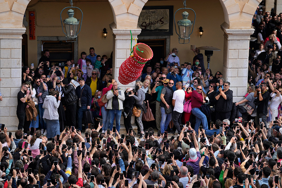 Πάσχα στην Κέρκυρα με μπότηδες, φογάτσες και τσιλίχουρδα-1