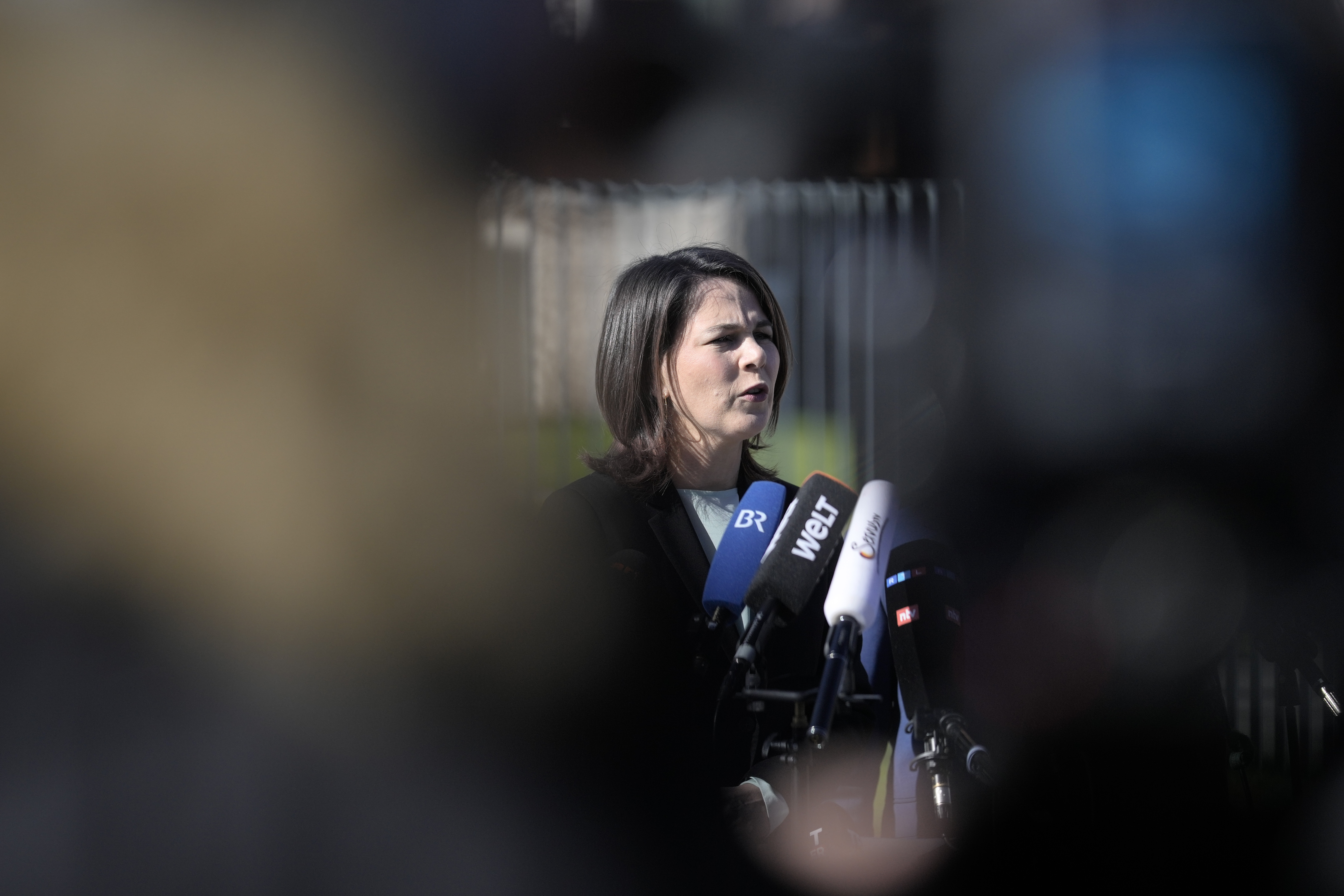 Φεμινιστική εξωτερική πολιτική: Τι διακηρύσσει ξανά και ξανά η Αναλένα Μπέρμποκ;-1