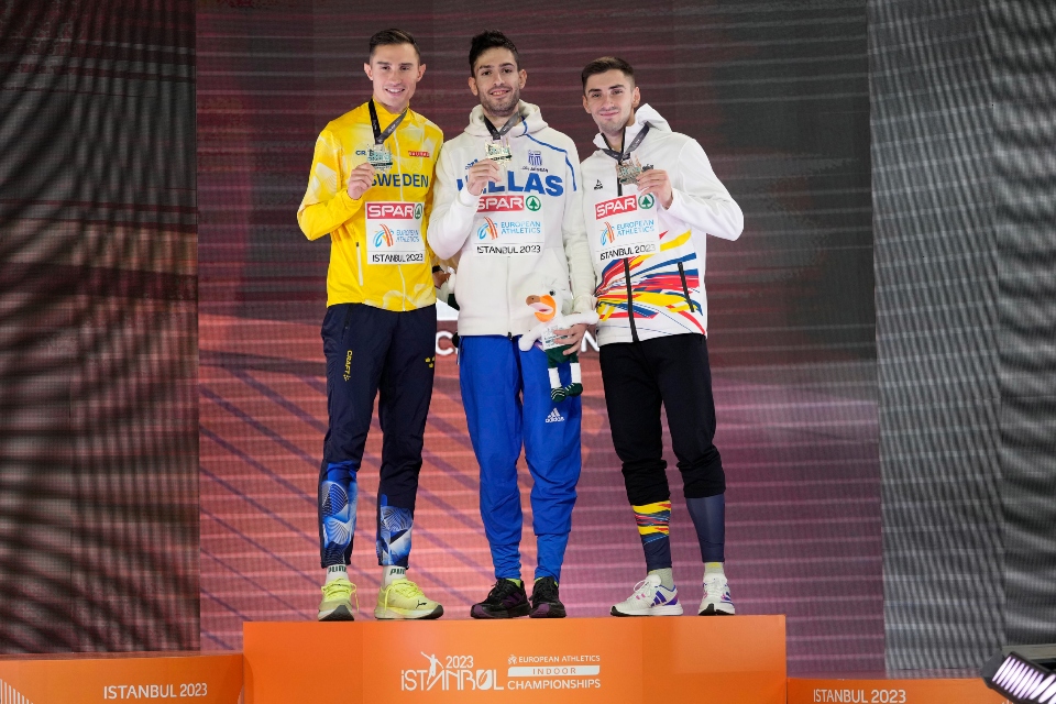 Μίλτος Τεντόγλου: Ιπτάμενος και τζέντλεμαν-3