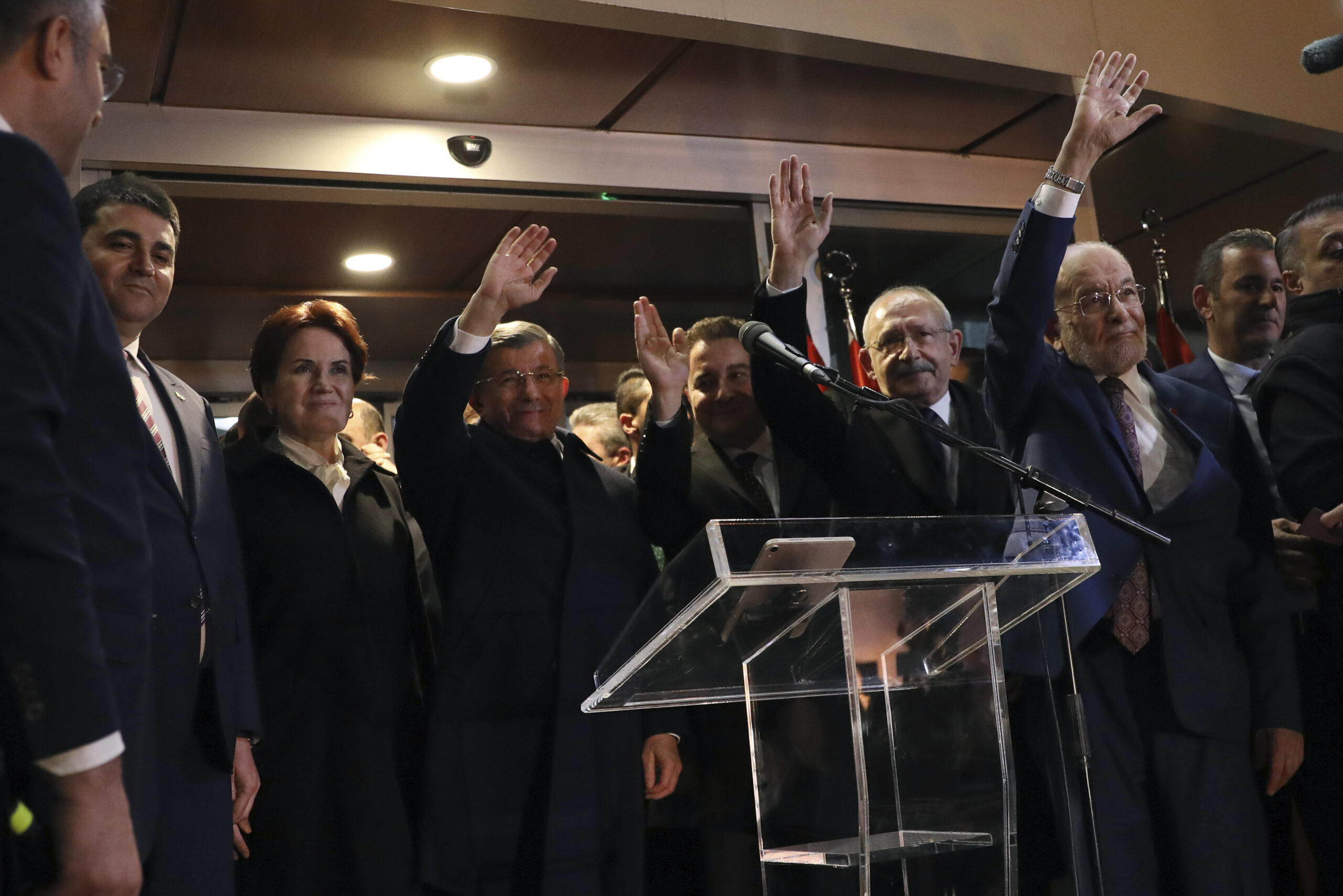 εκλογές-στην-τουρκία-οι-έξι-υπόσχον-562310224