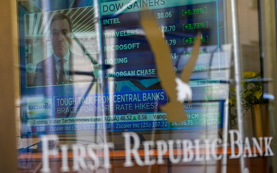 first-republic-bank-στήριξη-30-δισ-από-έντεκα-τράπεζες-562325686