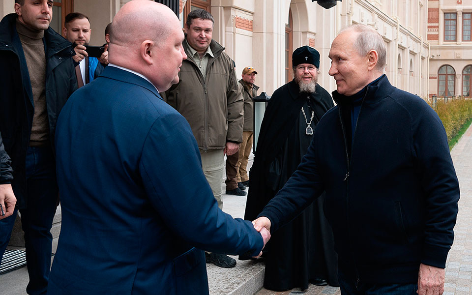 πόλεμος-στην-ουκρανία-στη-μαριούπολη-562329919