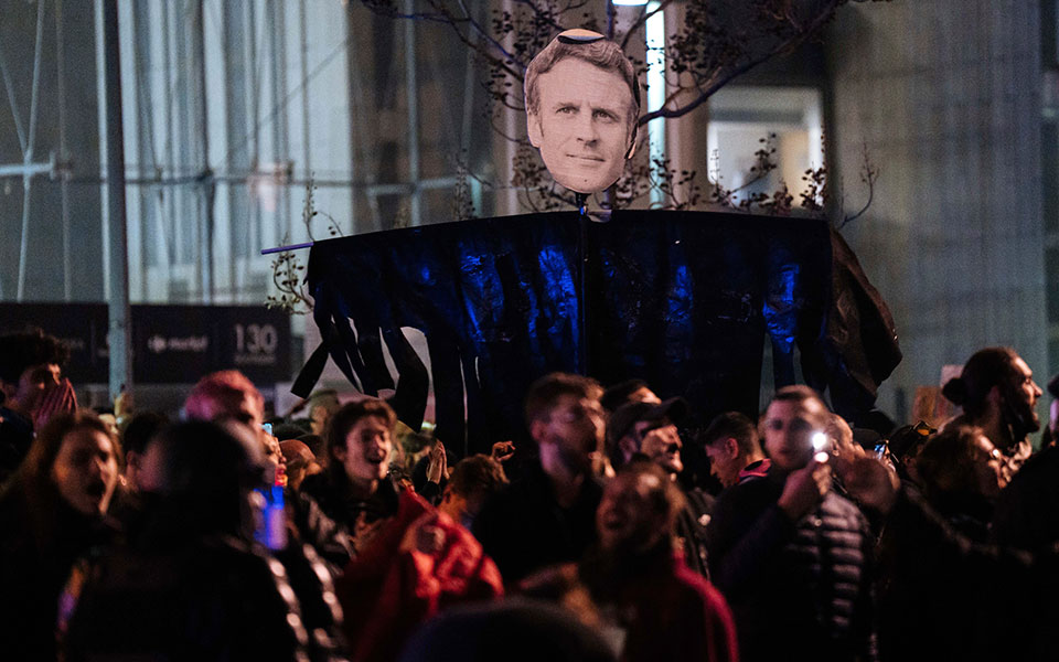 η-γαλλία-σε-αναβρασμό-η-πρόταση-μομφής-562329997