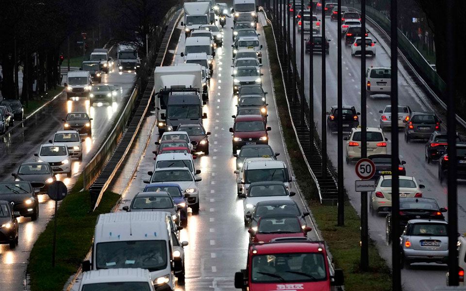 ε-ε-οριστικό-τέλος-των-θερμικών-κινητή-562343575