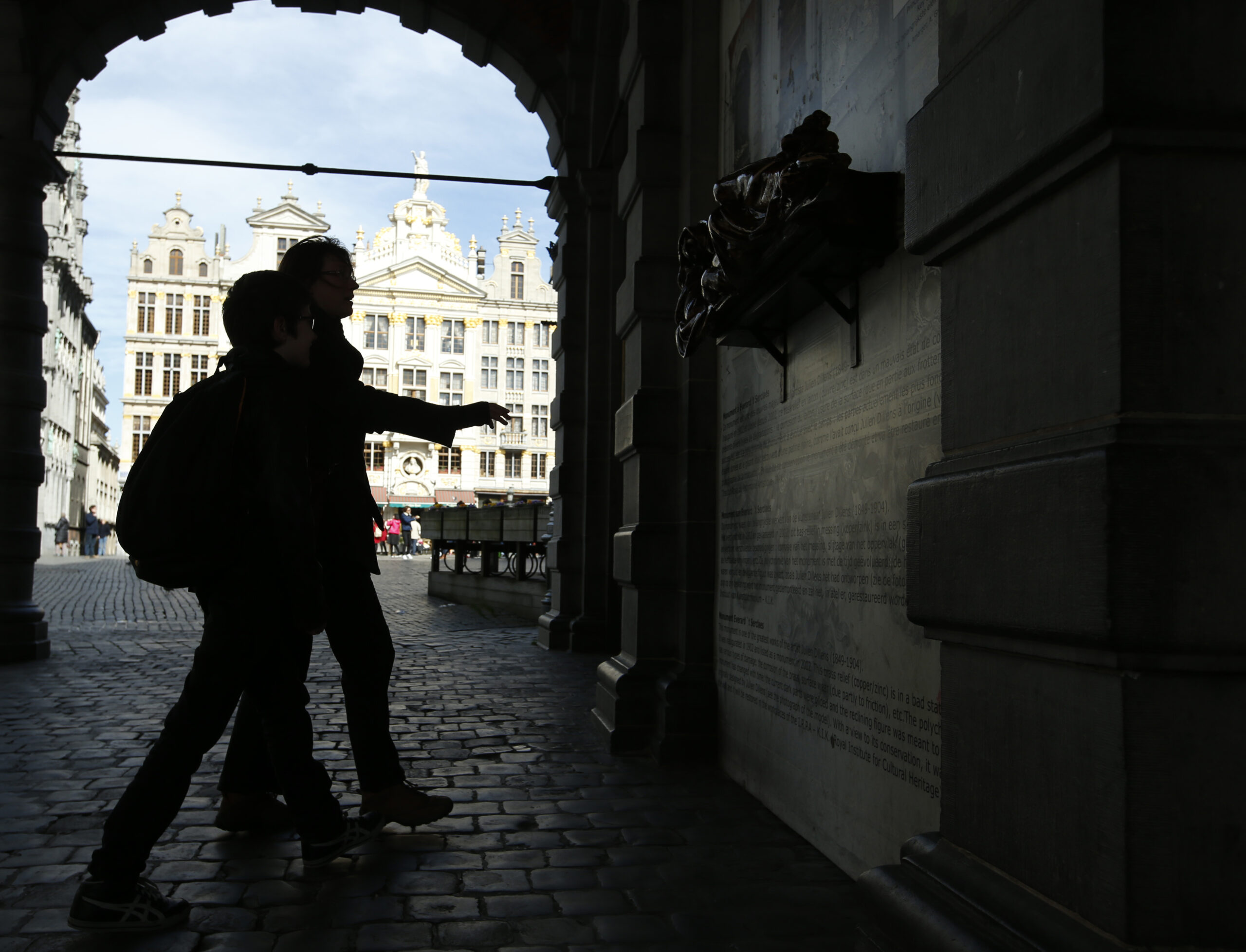 αναζητείται-στέγη-για-το-ελληνικό-σχο-562331968