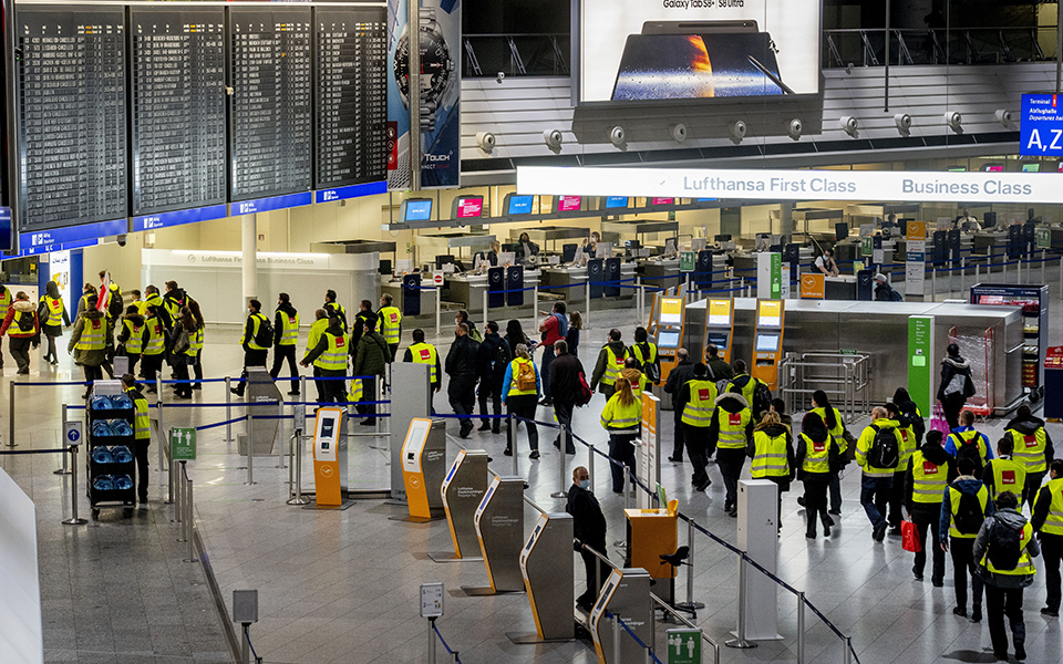 γερμανία-απεργία-των-εργαζομένων-σε-μ-562336645