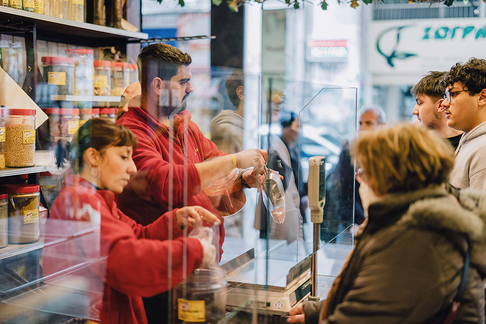 Τα αυθεντικά μπαχαράδικα της οδού Ευριπίδου-1