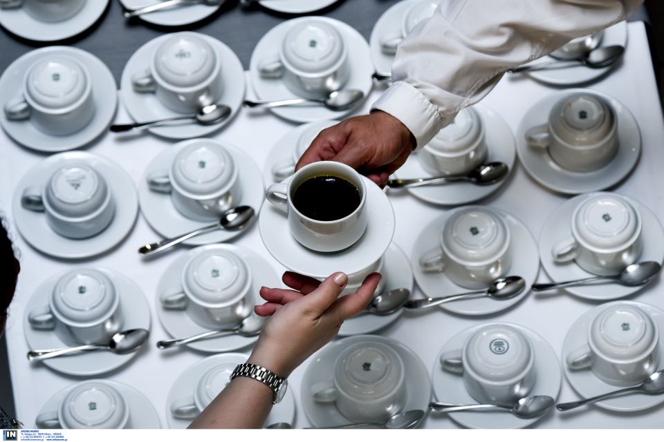 κατανάλωση-καφέ-μας-κάνει-να-κινούμασ-562339555