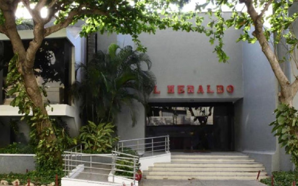 κολομβία-οπλισμένοι-μαφιόζοι-απειλο-562344625