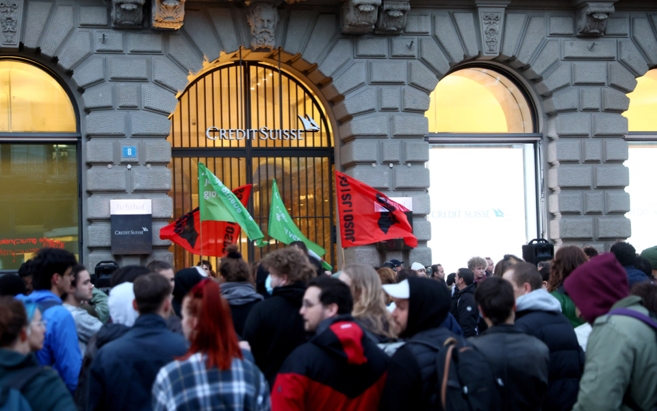 κάθε-ελβετός-θα-χρεωθεί-12-500-ευρώ-για-τη-δι-562332361