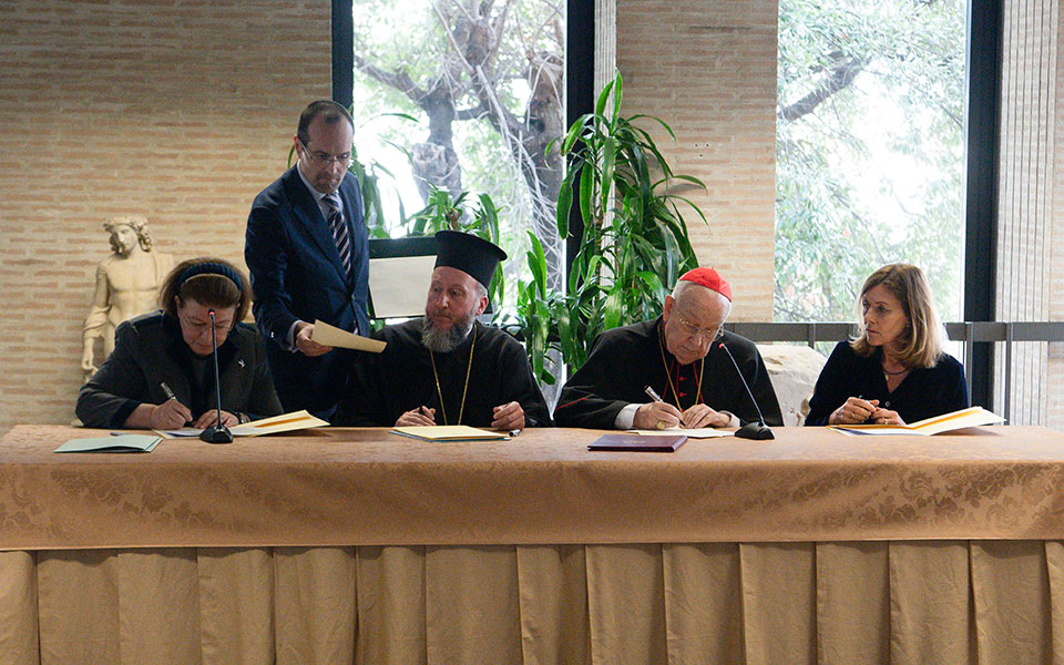 στις-24-μαρτίου-παρουσιάζονται-τα-θραύσ-562310890