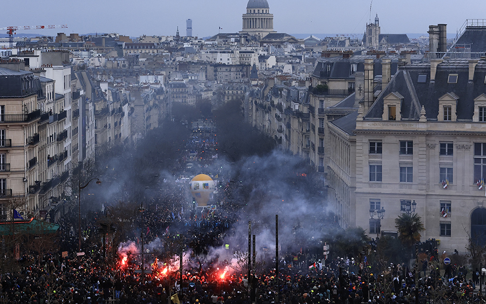 γαλλία-σε-νέα-απεργία-καλούν-αύριο-τα-σ-562341913