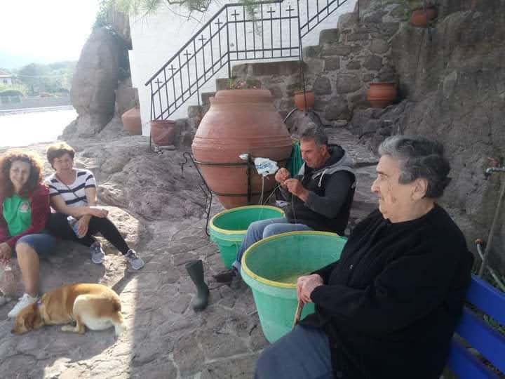 Οι γιαγιάδες της Λέσβου ήταν γιαγιάδες όλων μας-1