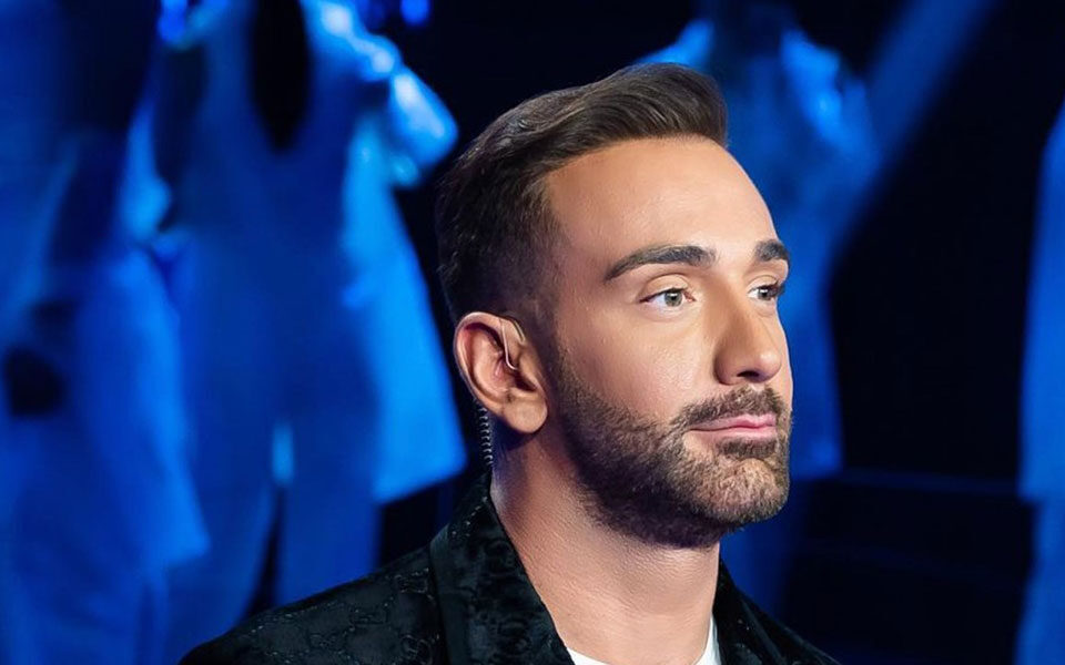 η-παράδοξη-σαγήνη-ενός-ουρανοκατέβατ-562307209