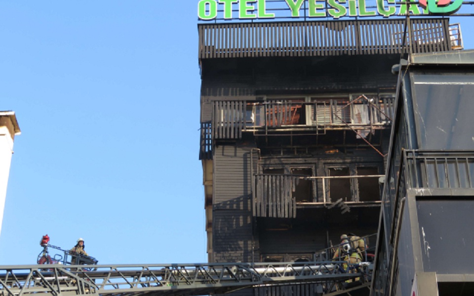 κωνσταντινούπολη-δύο-νεκροί-και-τρει-562339201