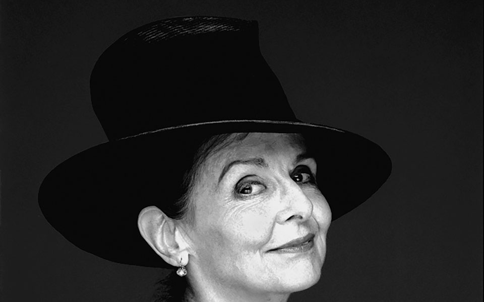 πέθανε-η-λυν-σύμουρ-πρώην-διευθύντρια-562314640