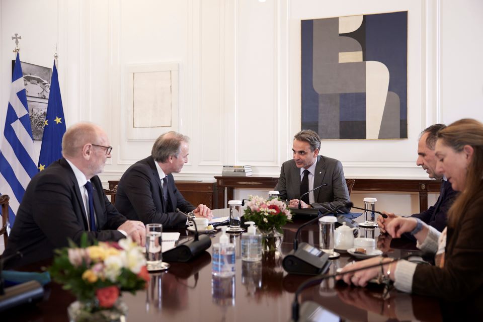 συνάντηση-μητσοτάκη-με-την-αποστολή-τ-562313125