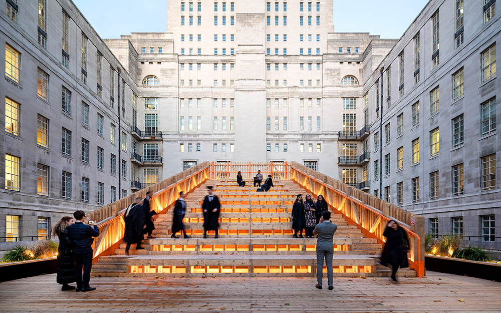 senate-house-steps-εκεί-που-συναντιούνται-οι-φοιτητέ-562310152