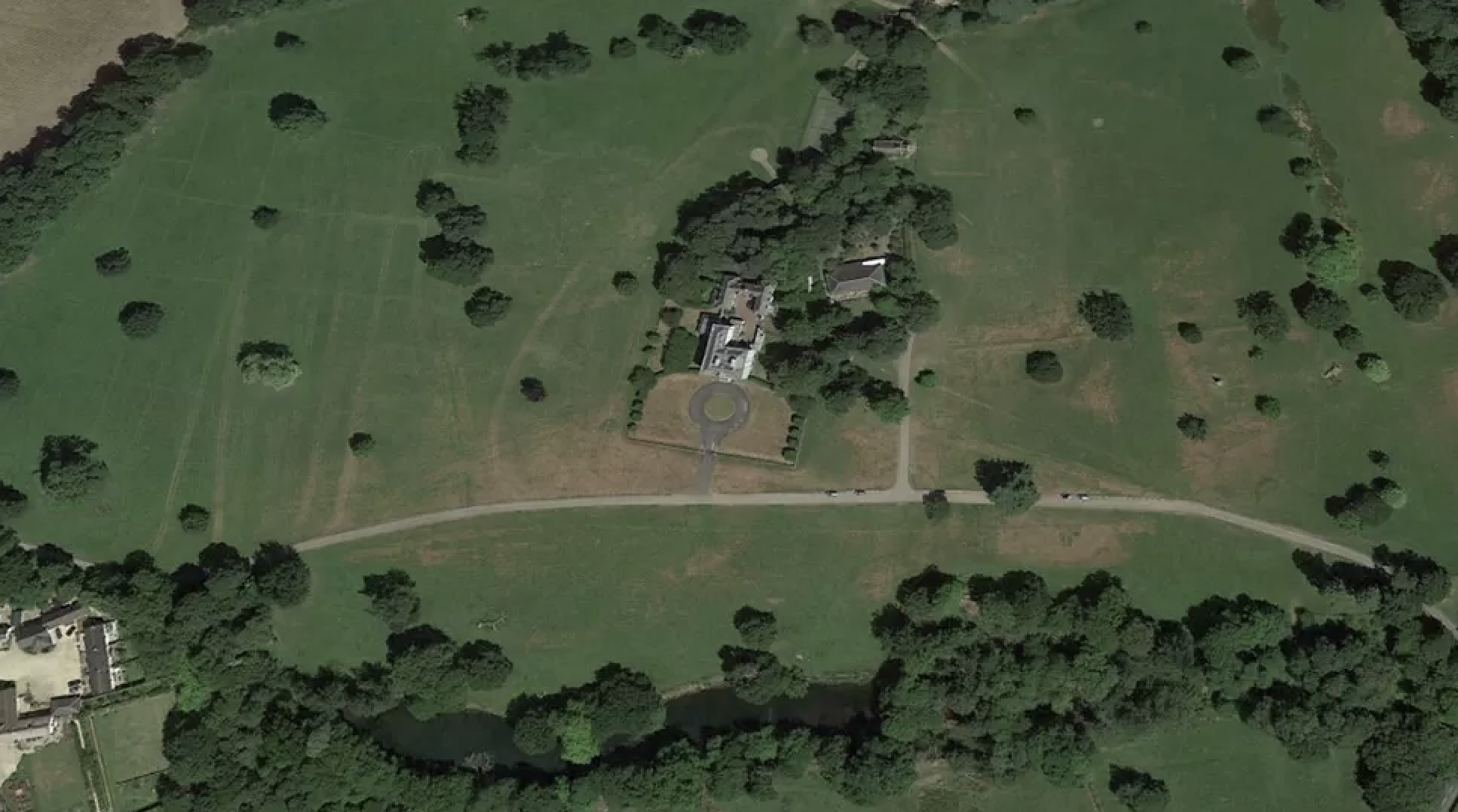 Αγγλία: Πάρκο χρεώνει τη βόλτα με σκύλο 60 ευρώ τον χρόνο-1