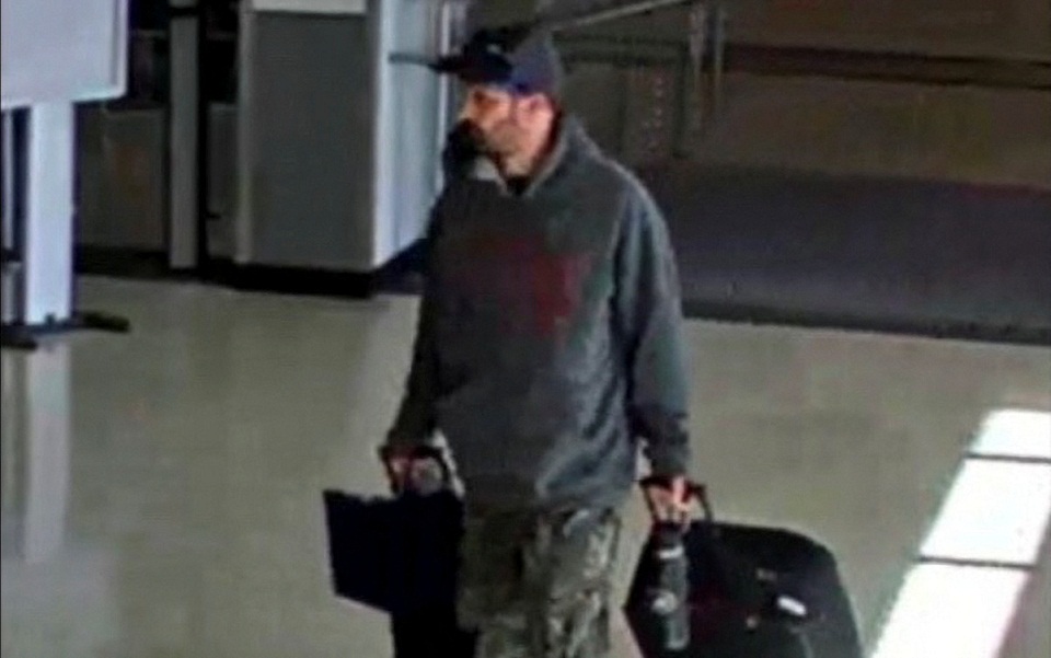 ηπα-σύλληψη-άνδρα-που-πήγε-σε-αεροδρόμ-562302121