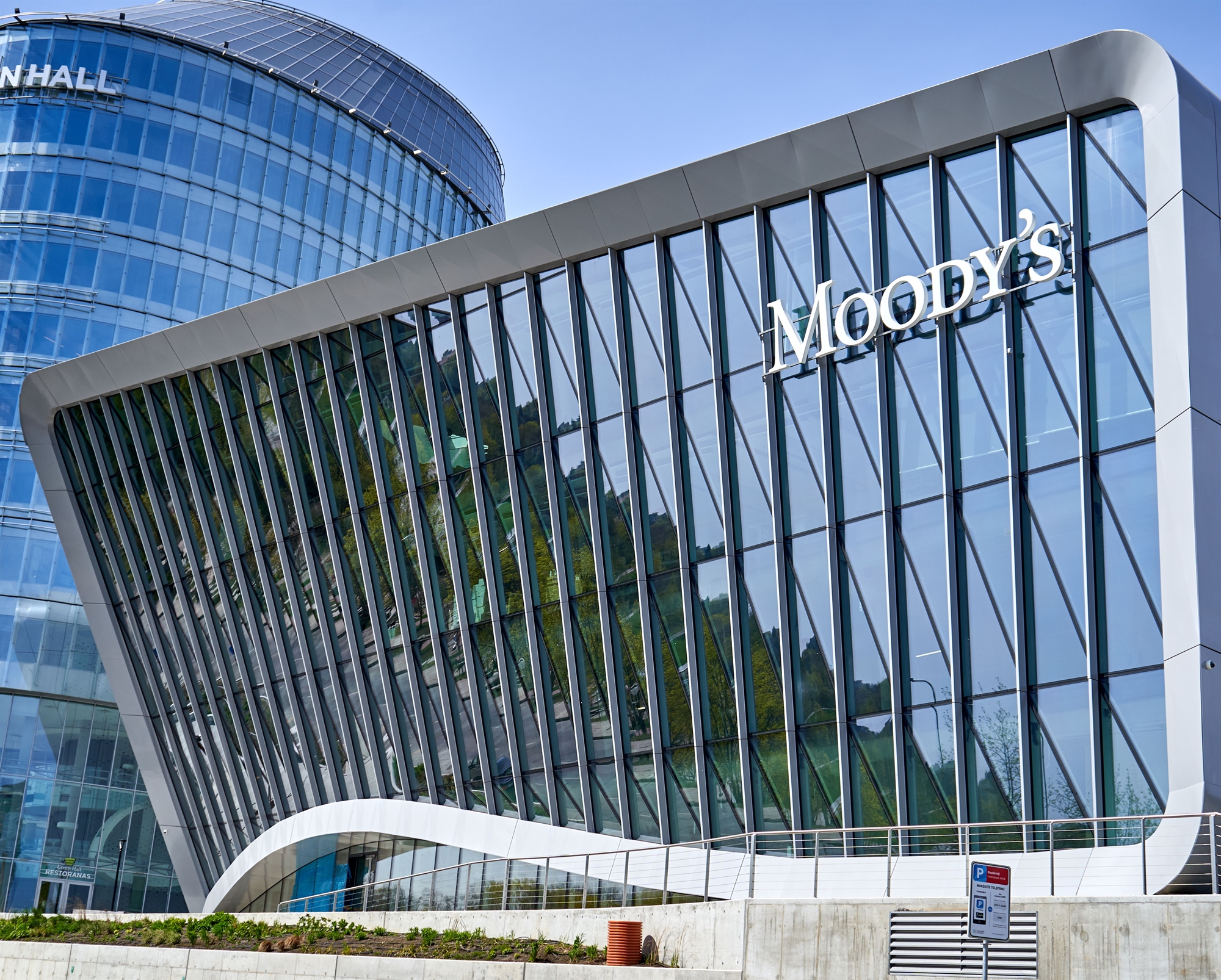 βλέπει-ανάπτυξη-στην-ευρωζώνη-562305889