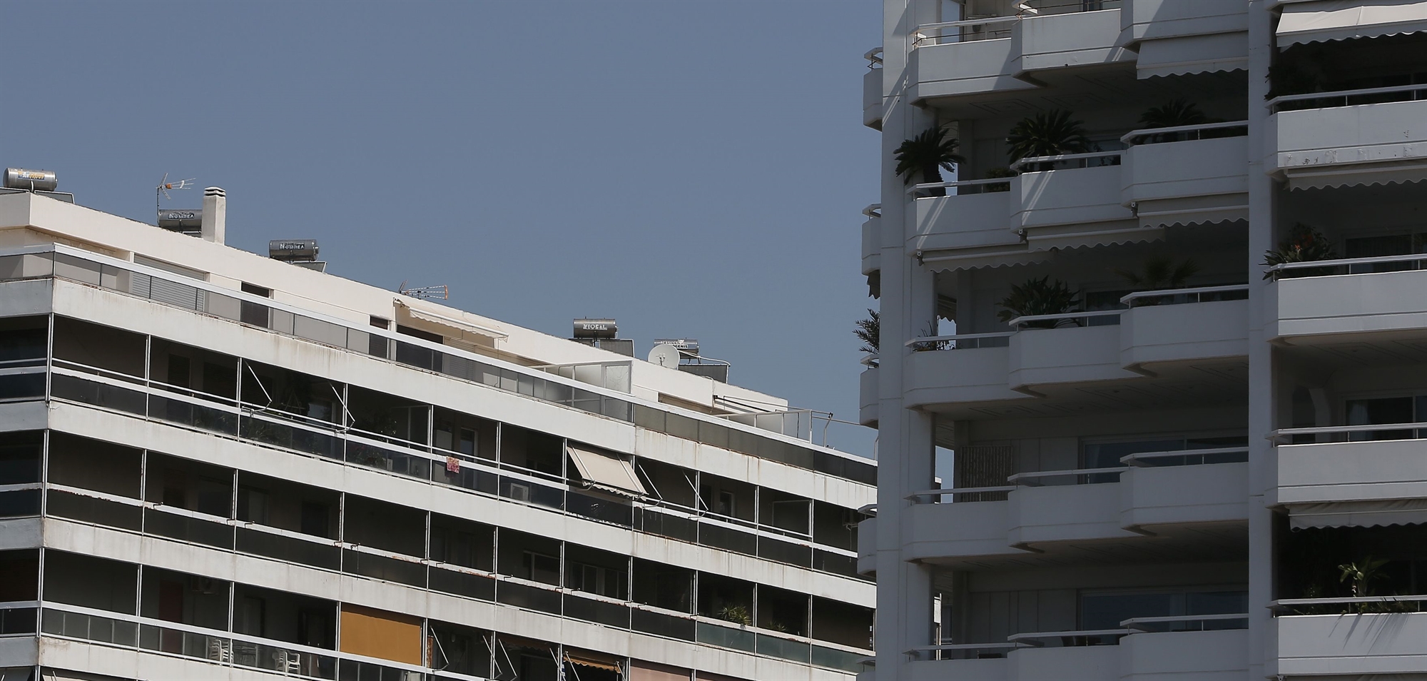 μαζική-στροφή-δανειοληπτών-στα-σταθε-562303969