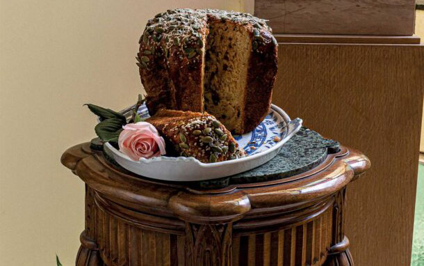 αλμυρό-μπριός-με-ελιές-λιαστές-ντομάτ-562315981