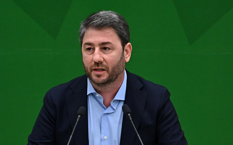 ανδρουλάκης-ο-μητσοτάκης-λέει-τη-μισή-562349236