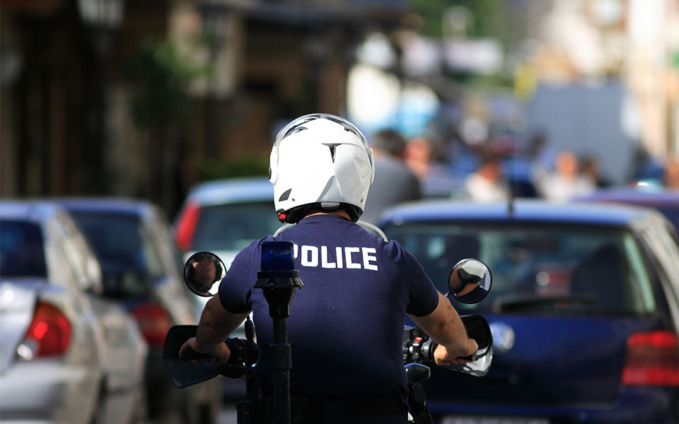 χειροπέδες-σε-56χρονο-που-έπαιρνε-προκα-562332223