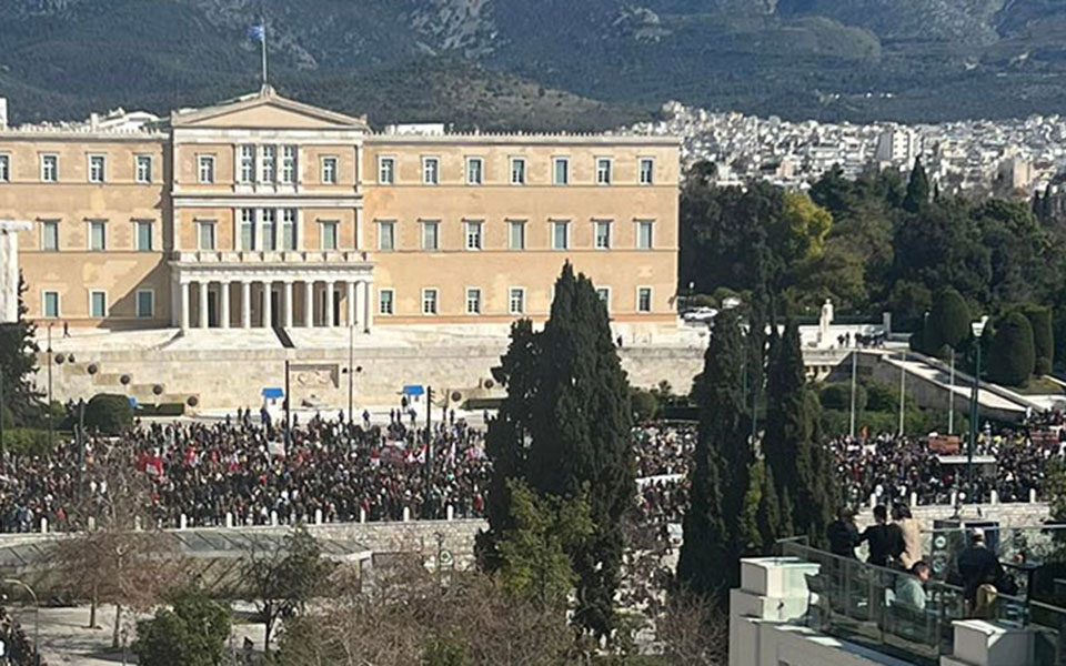 Τραγωδία στα Τέμπη: Μεγάλες κινητοποιήσεις σε όλη τη χώρα-3