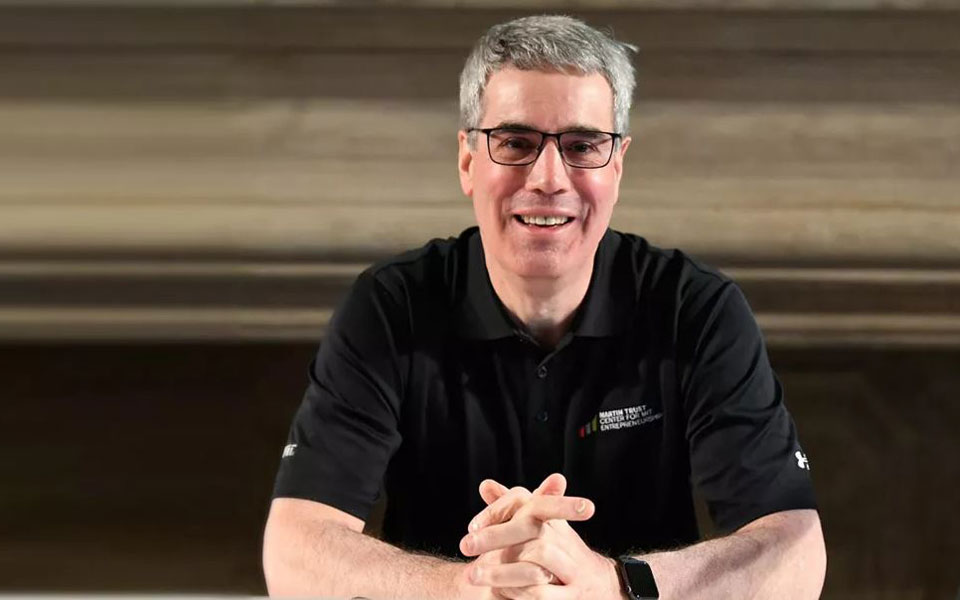 μπιλ-ολετ-στην-κ-θα-χάσεις-τη-δουλειά-562320859