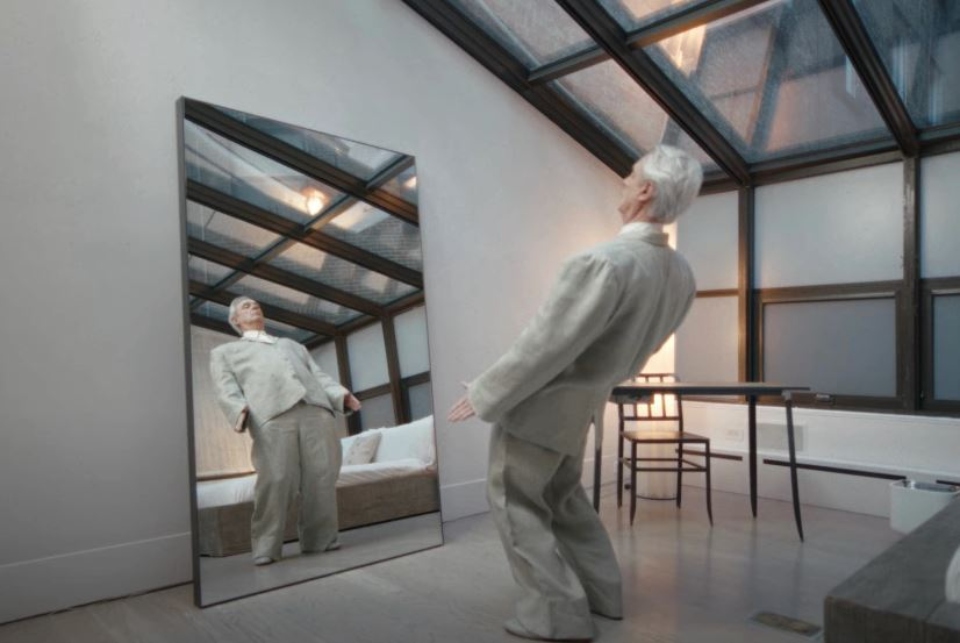 ο-ντέιβιντ-μπερν-φοράει-ξανά-το-κοστού-562326469