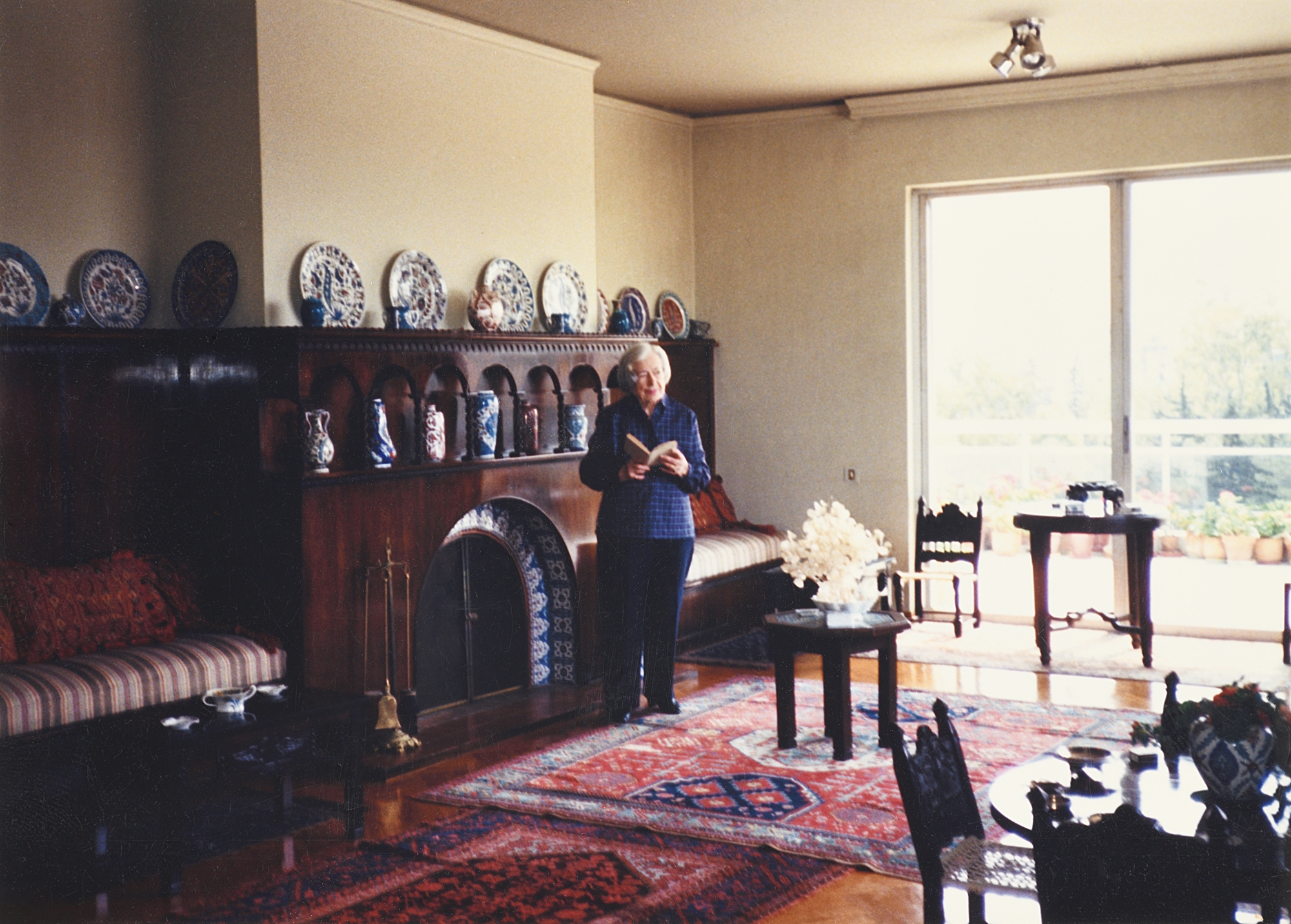 αναζητώντας-τα-ίχνη-της-nellys-562306744