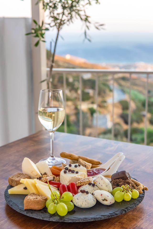 Μοσχαράκι Τήνου ή σαρδέλες με μέλι;-2