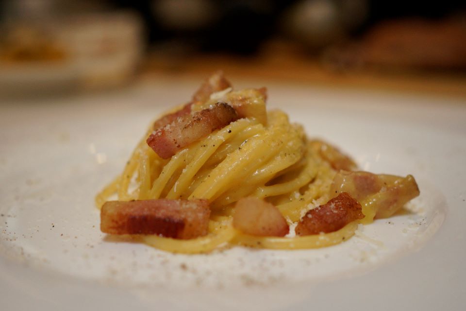 ιταλός-ακαδημαϊκός-αποκαλεί-την-καρμ-562341844