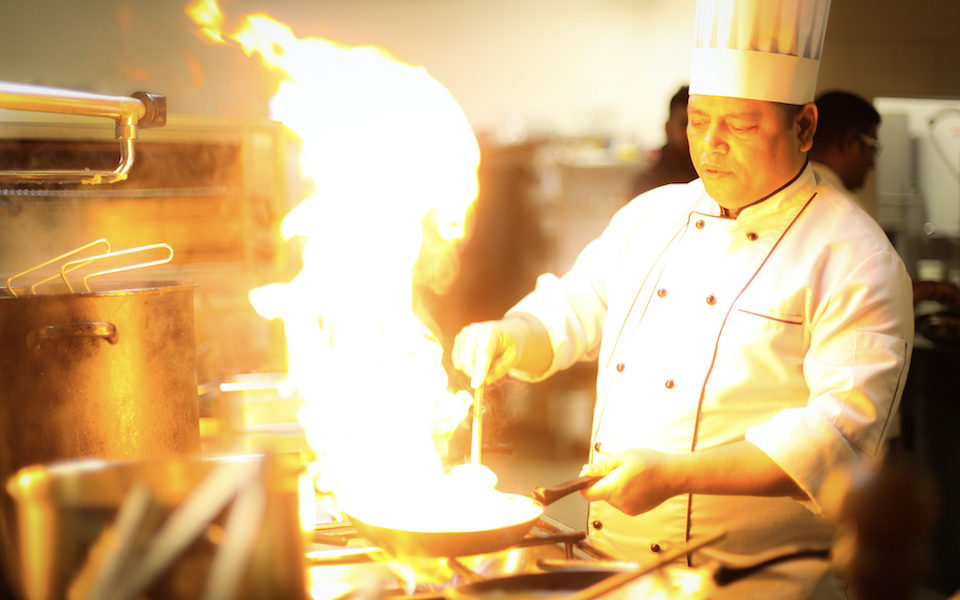 ο-οδηγός-michelin-προετοιμάζει-ψυχολογικά-το-562310773