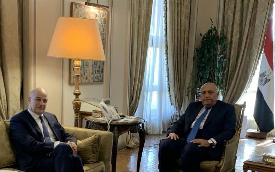 τηλεφωνική-επικοινωνία-ν-δένδια-με-το-562310482