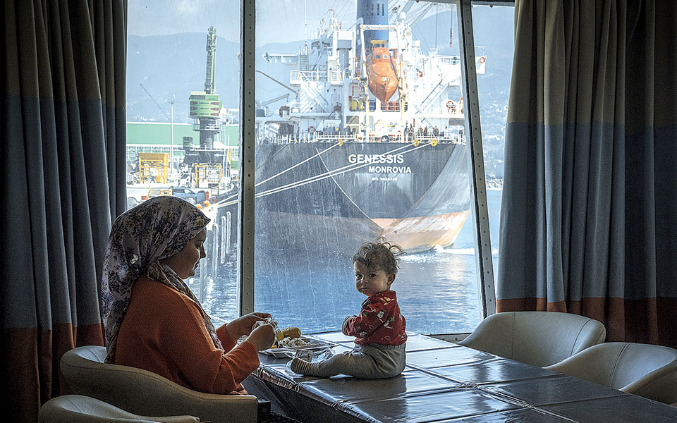 τουρκία-σε-πλοία-οι-σεισμόπληκτοι-562304494