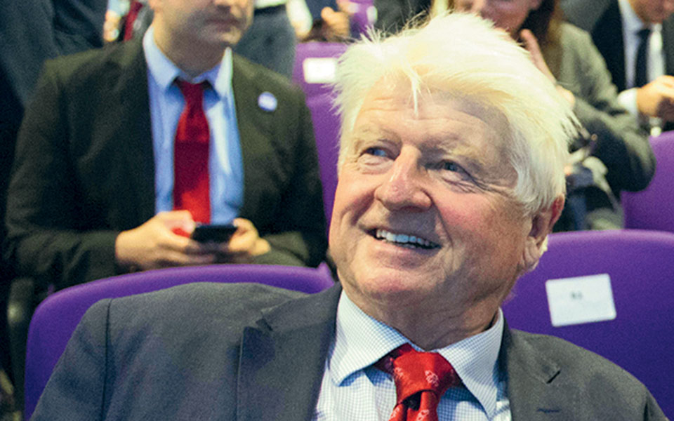 βρετανία-ο-τζόνσον-θα-έχριζε-ιππότη-το-562309918