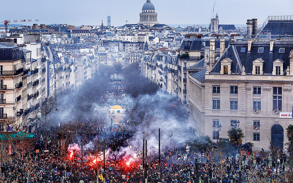 παρέλυσε-η-γαλλία-για-το-συνταξιοδοτι-562311940