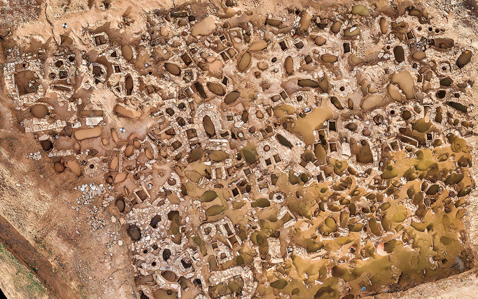 οι-1-000-αρχαίοι-τάφοι-της-χαλκιδικής-562316215