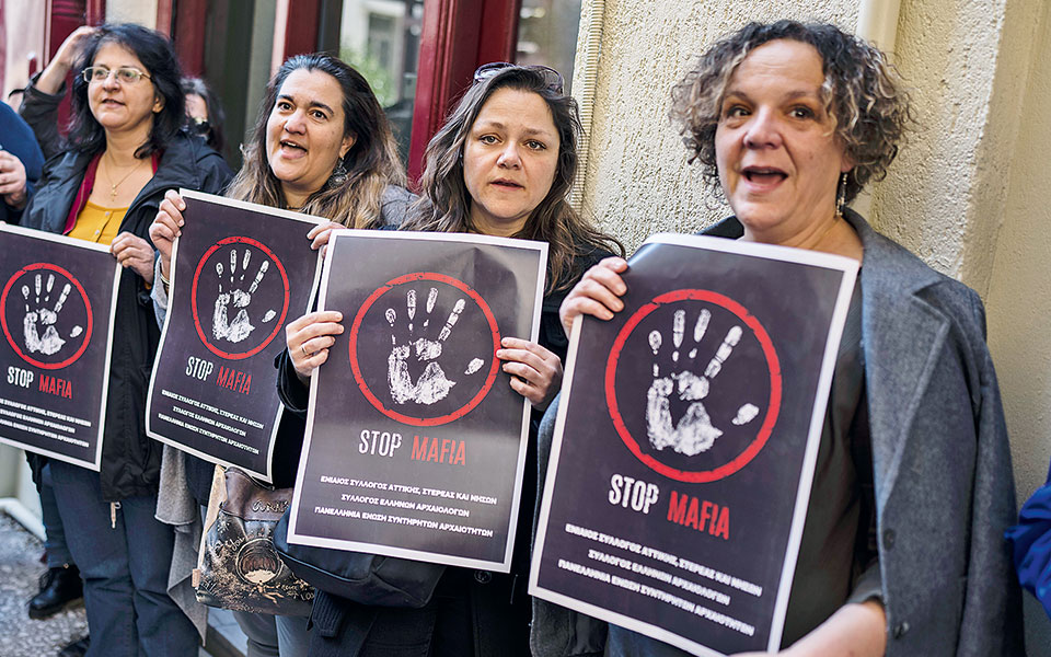 το-κράτος-επιστρέφει-στη-μύκονο-562333723