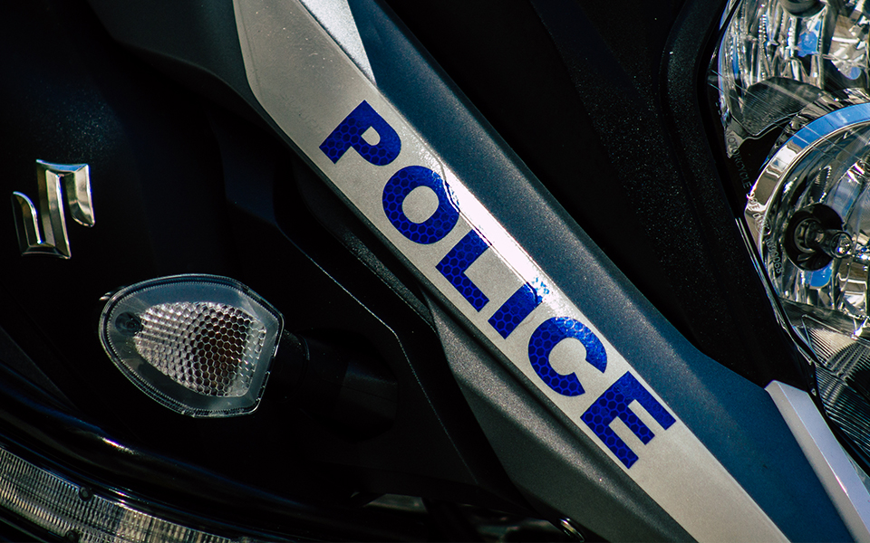 θεσσαλονίκη-χειροπέδες-σε-εφοριακό-κ-562302538