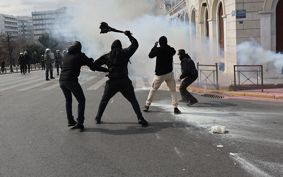 βαρουφάκης-νέα-προσαγωγή-για-τον-ξυλο-562325479