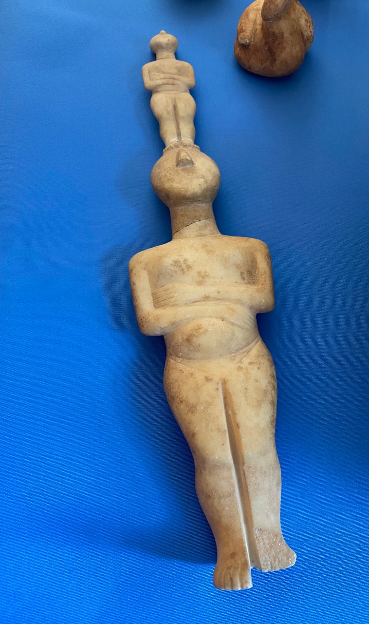 σε-έκδοση-του-1987-το-διπλό-ειδώλιο-562337311