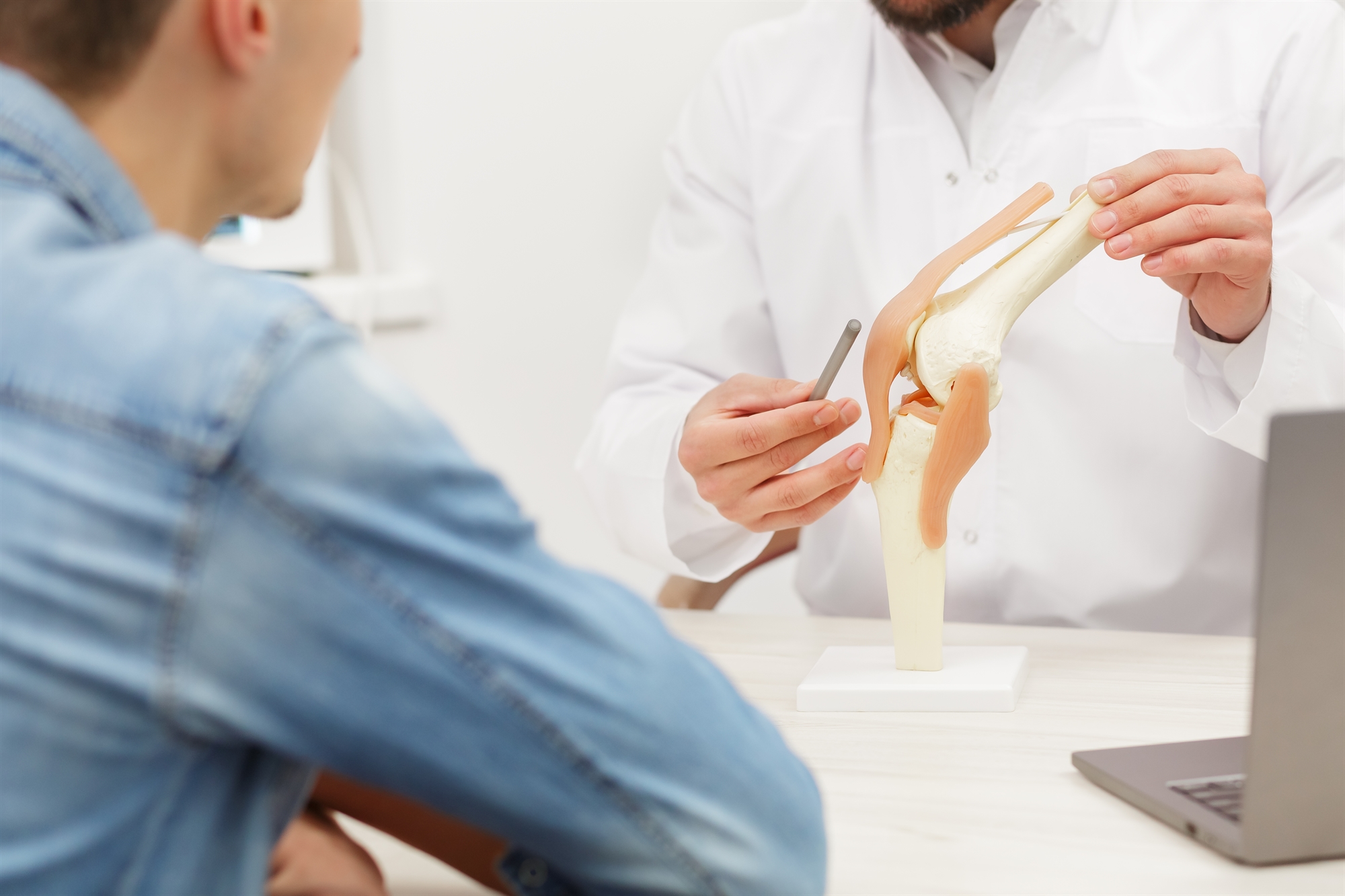 Σκέφτεστε την αρθροπλαστική γόνατος; Ακολουθήστε μερικά βήματα για να καταλήξετε στην απόφαση-1