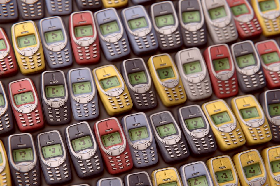 η-gen-z-στρέφεται-στα-κινητά-παλιάς-τεχνολ-562345660