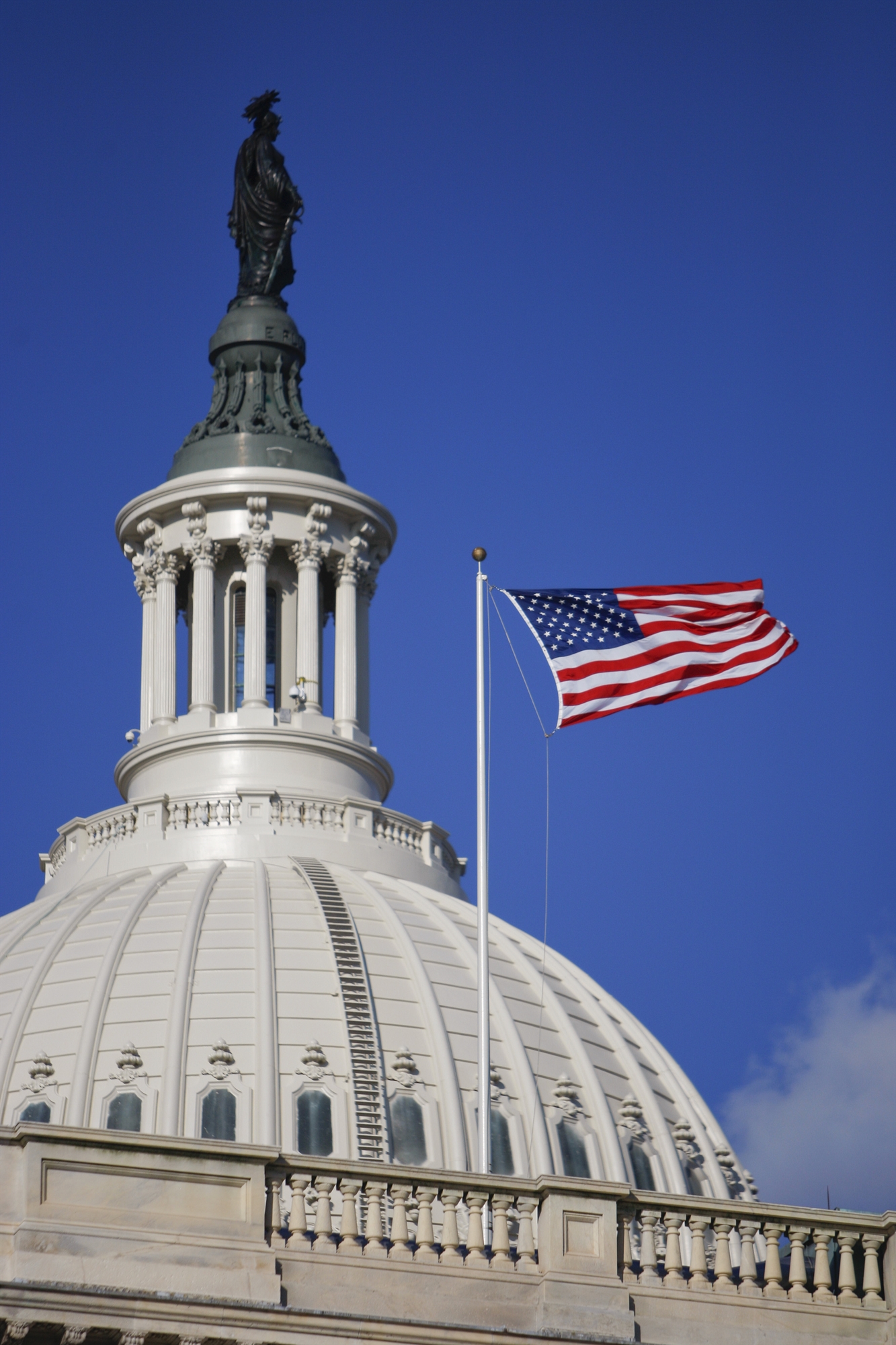 Αυτοκτονική η πολιτική της Ευρώπης για τη βιομηχανία-1